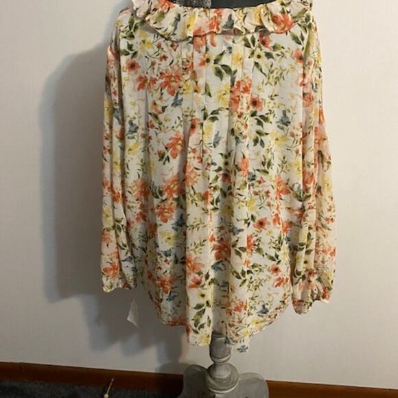 1.State Long Sleeve Day Break Watercolor V-neck Ruffle tunic, size 3X - Picture 3 of 4
